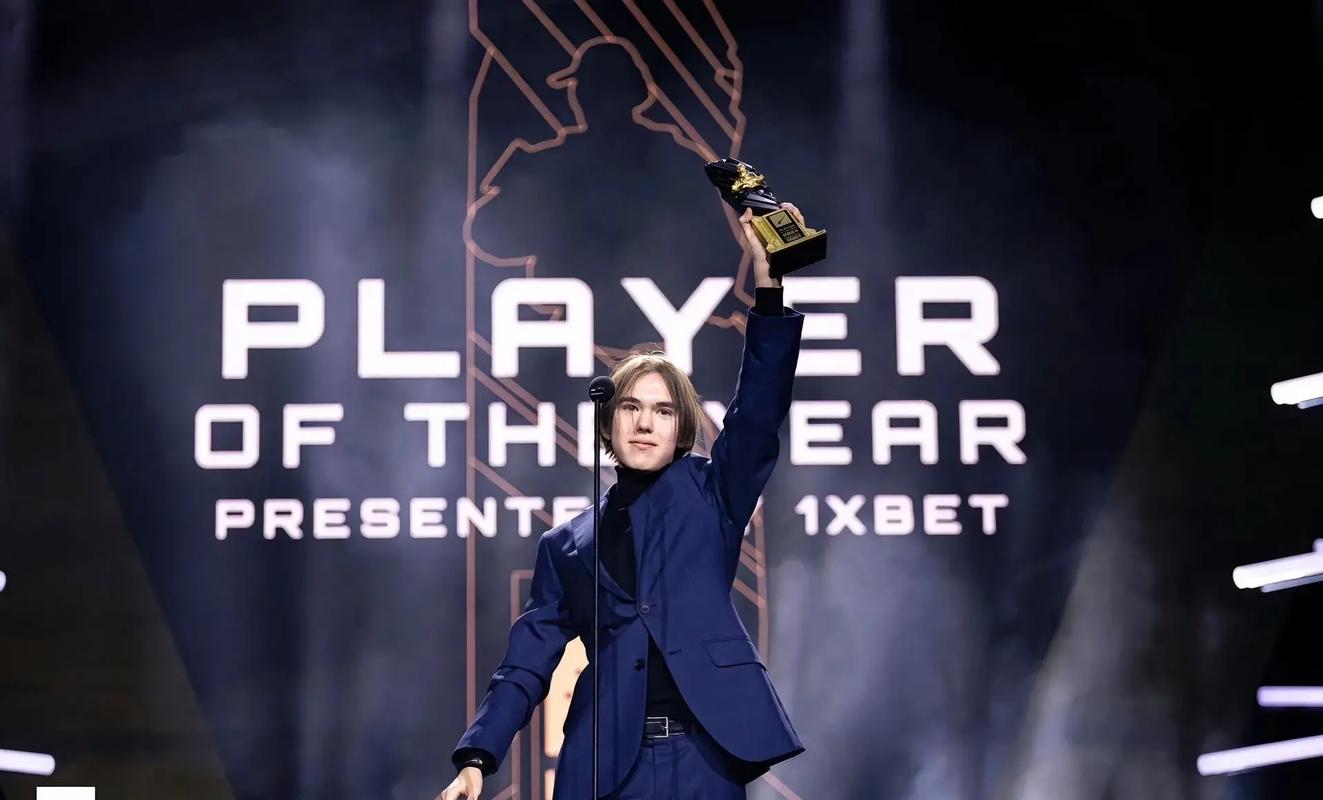 据相关人士透露，LCK和10家俱乐部战队经过持续讨论后，一致决定在LCK引进工资帽制度