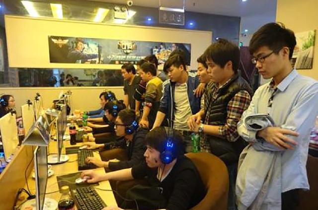 【战报】2025LPL春季赛 V5 2-0 FPX，Langx大发神威，V5保留晋级希望